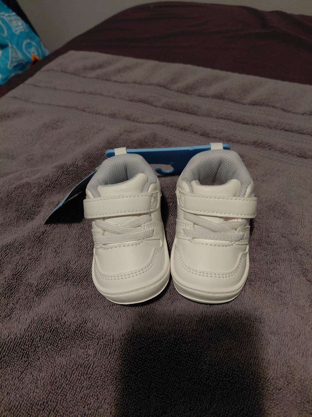 Munchkin White Baby Walker Shoes with Velcro Strap